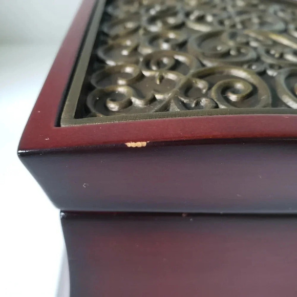 2004 Bombay Small Wooden  Musical Ring Jewelry Box. - Picture 10 of 11